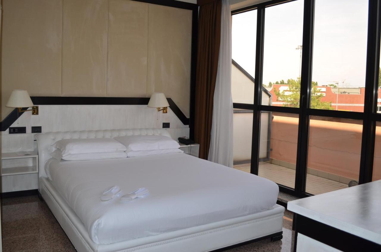 Hotel Diamante Corbetta Exterior photo