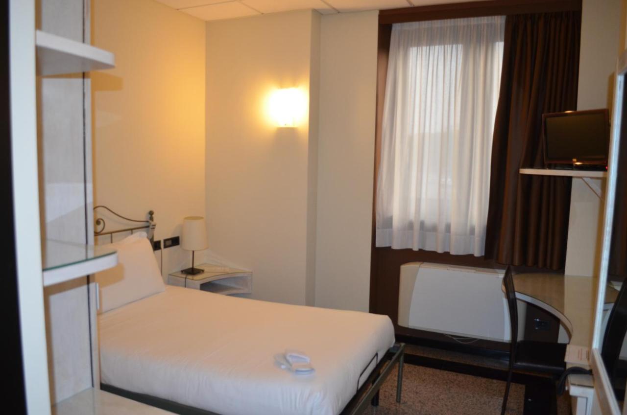 Hotel Diamante Corbetta Exterior photo