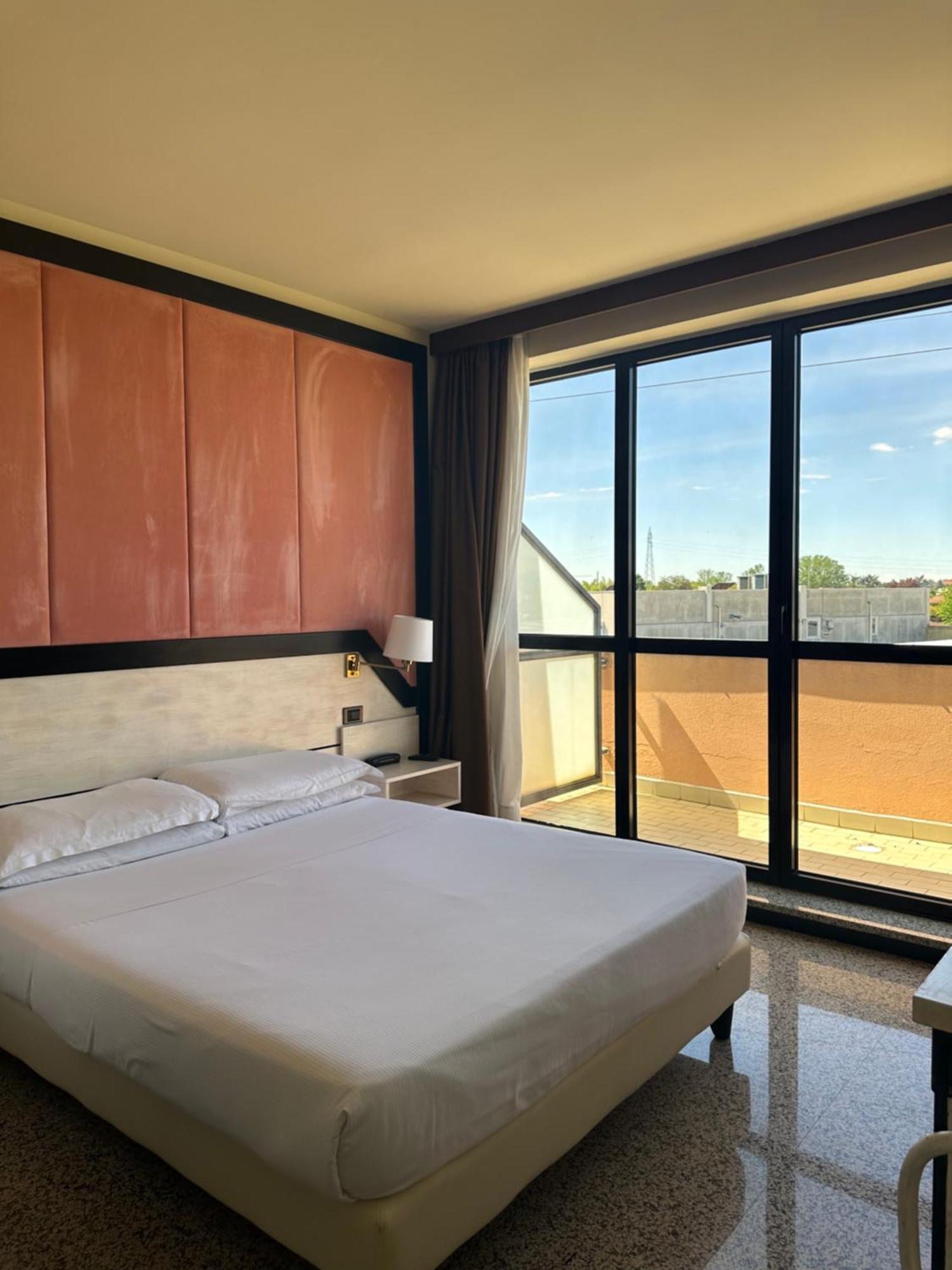 Hotel Diamante Corbetta Exterior photo