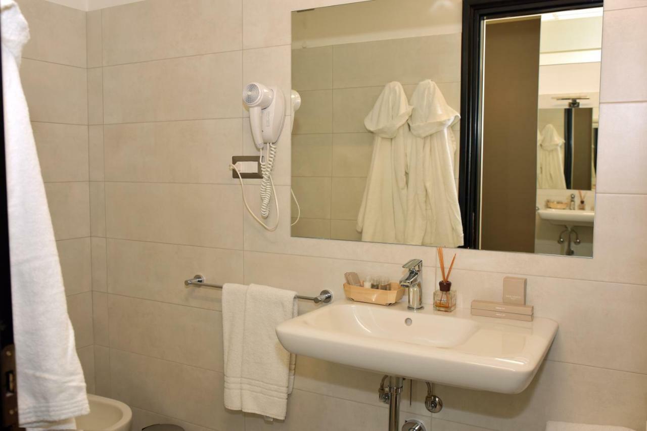 Hotel Diamante Corbetta Exterior photo